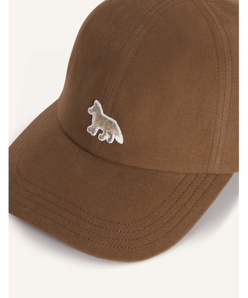Maison Kitsune（メゾンキツネ）の「BABY FOX 6P CAP（キャップ・レディース・アイボリー/ピンクベージュ/ベージュ/ネイビー/ワインレッド/ベビーピンク/グレイッシュブルー/グレー/ライトイエロー/ブラウン/ベージュ系その他・U）」の20枚目の写真