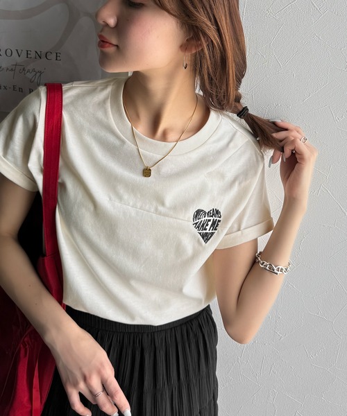 classicalelf(クラシカルエルフ)の「大人のこなれたシンプルスタイル。タックデザインハート刺繍Tシャツ(半袖)(Tシャツ/カットソー・レディース・アイボリー/オフホワイト/ピンク/チャコール・X-LARGE/LARGE/MEDIUM/SMALL)」の20枚目の写真