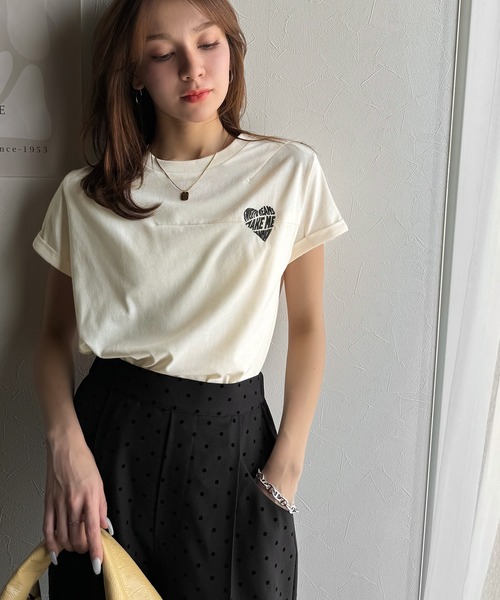 classicalelf(クラシカルエルフ)の「大人のこなれたシンプルスタイル。タックデザインハート刺繍Tシャツ(半袖)(Tシャツ/カットソー・レディース・アイボリー/オフホワイト/ピンク/チャコール・X-LARGE/LARGE/MEDIUM/SMALL)」の16枚目の写真