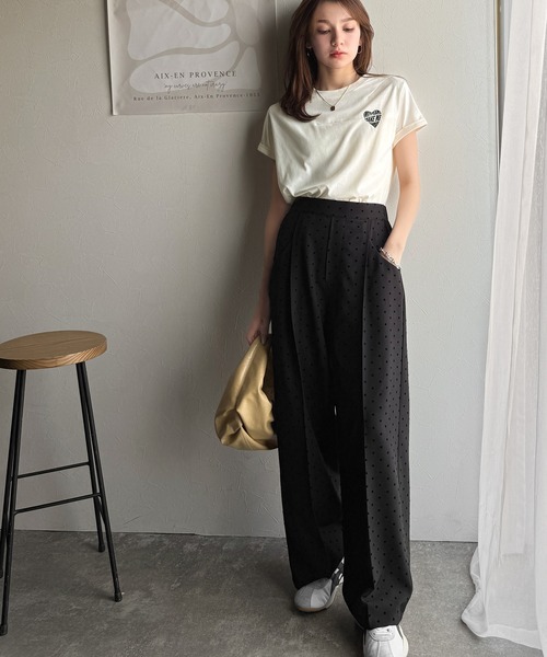 classicalelf(クラシカルエルフ)の「大人のこなれたシンプルスタイル。タックデザインハート刺繍Tシャツ(半袖)(Tシャツ/カットソー・レディース・アイボリー/オフホワイト/ピンク/チャコール・X-LARGE/LARGE/MEDIUM/SMALL)」の17枚目の写真
