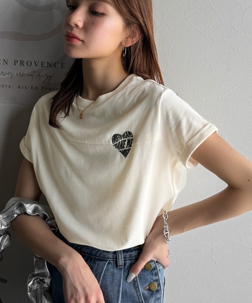 classicalelf(クラシカルエルフ)の「大人のこなれたシンプルスタイル。タックデザインハート刺繍Tシャツ(半袖)(Tシャツ/カットソー・レディース・アイボリー/オフホワイト/ピンク/チャコール・X-LARGE/LARGE/MEDIUM/SMALL)」の14枚目の写真
