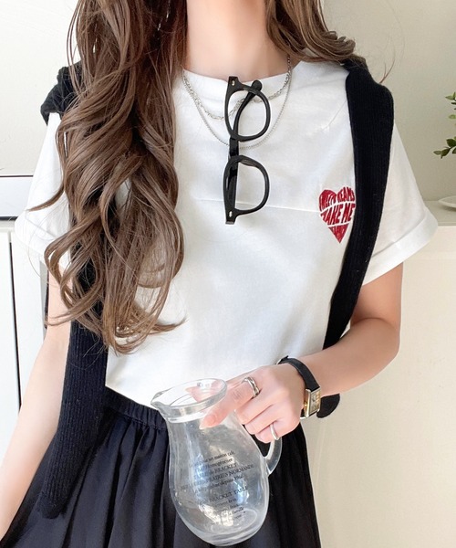 classicalelf(クラシカルエルフ)の「大人のこなれたシンプルスタイル。タックデザインハート刺繍Tシャツ(半袖)(Tシャツ/カットソー・レディース・アイボリー/オフホワイト/ピンク/チャコール・X-LARGE/LARGE/MEDIUM/SMALL)」の15枚目の写真