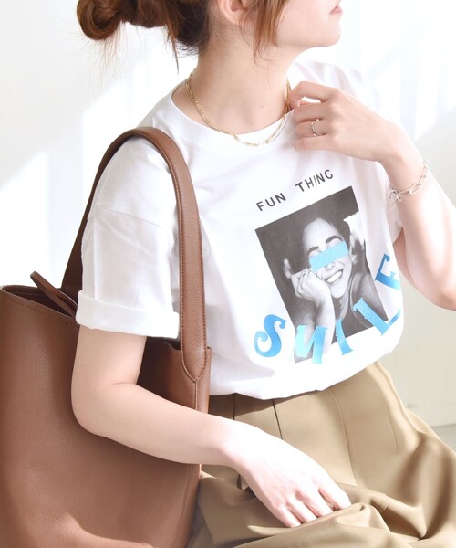 quaranciel(カランシエル)の「ANGE IN DISGUISE:〈手洗い可能〉コットン フォト & ロゴ TEE(Tシャツ/カットソー・レディース・ホワイト系1/ホワイト系2・ONE SIZE)」の12枚目の写真