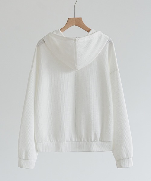 maison de LATIR(メゾンドラティール)の「UV / 冷房対策 に。秋服 の着回し力抜群!持ち運びにも便利肌離れの良い ワッフル素材 薄手 ジップスウェットパーカー(パーカー・レディース・ホワイト/グレー・XL/M/L)」の14枚目の写真