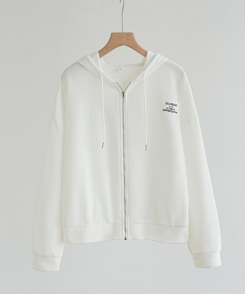 maison de LATIR(メゾンドラティール)の「UV / 冷房対策 に。秋服 の着回し力抜群!持ち運びにも便利肌離れの良い ワッフル素材 薄手 ジップスウェットパーカー(パーカー・レディース・ホワイト/グレー・XL/M/L)」の13枚目の写真