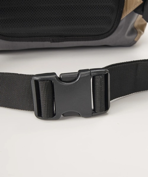 DAKINE（ダカイン）の「DAKINE メンズ CYCLONE DLX DRY BACKPACK 36L バックパック/リュック 【2025年春夏モデル】/ダカイン完全防水バックパック・リュックサック（バックパック/リュック・メンズ・グレー・FREE）」の10枚目の写真