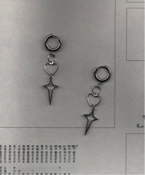 WARAIJOGO(ワライジョウゴ)の「【WARAIJOGO】Y2K ピアス(BDS)(ピアス(両耳用)・レディース・シルバー・FREE)」の1枚目の写真