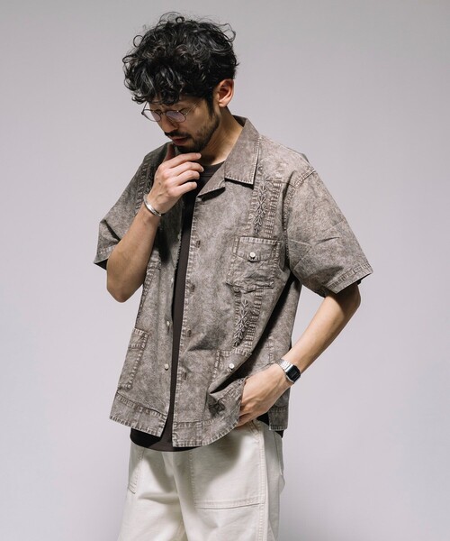 FREAK'S STORE(フリークスストア)の「フェード加工 キューバシャツ ショートスリーブ(シャツ/ブラウス・メンズ・チャコールグレー/ベージュ/ネイビー・MEDIUM/LARGE)」の6枚目の写真