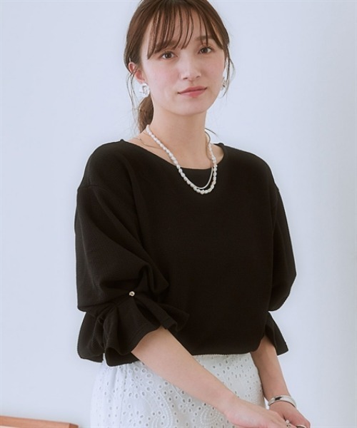 nissen(ニッセン)の「キャンディスリーブぽこぽこ素材カットソートップス<大きいサイズ有>(Tシャツ/カットソー・レディース・ライトグレー/オフホワイト/ブラック/モカ/ブルー・LL/L/3L/S/M)」の3枚目の写真