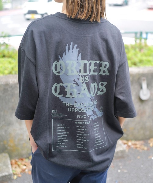 RVCA(ルーカ)の「RVCA メンズ TOUR DATES SS Tシャツ 【2025年夏モデル】/ルーカバックプリント半袖ロゴTシャツ(Tシャツ/カットソー・メンズ・ブルー系その他/ホワイト/ブラック・SMALL/MEDIUM/LARGE/X-LARGE)」の3枚目の写真