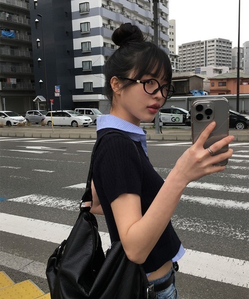 anyonemore（エニワンモア）の「配色シャツレイヤード風半袖ニット（ニット/セーター・レディース・ネイビー・FREE）」の11枚目の写真