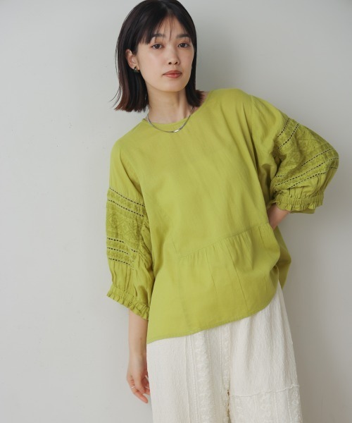 Bou Jeloud(ブージュルード)の「モスコットンエンブロイダリーブラウス(シャツ/ブラウス・レディース・ブラック/イエロー/ブラウン・38)」の7枚目の写真