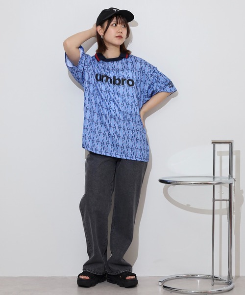 UMBRO（アンブロ）の「UMBRO アンブロ 総柄 フロントプリント