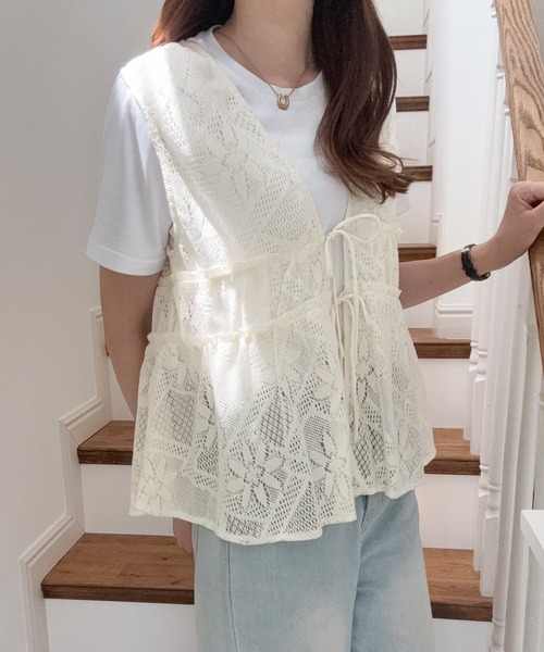 LAUIR（ラウアー）の「リボンフラワーレースベスト（ベスト・レディース・クリーム/ブラック/ホワイト・MEDIUM/LARGE/X-LARGE）」の9枚目の写真