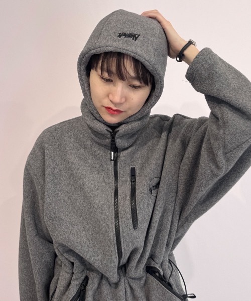 HOLIDAY（ホリデイ）の「CLASSIC FLEECE EARMUFF CAP クラシックフリースイヤーマフキャップ（キャップ・レディース・グレー・ONE SIZE）」の4枚目の写真