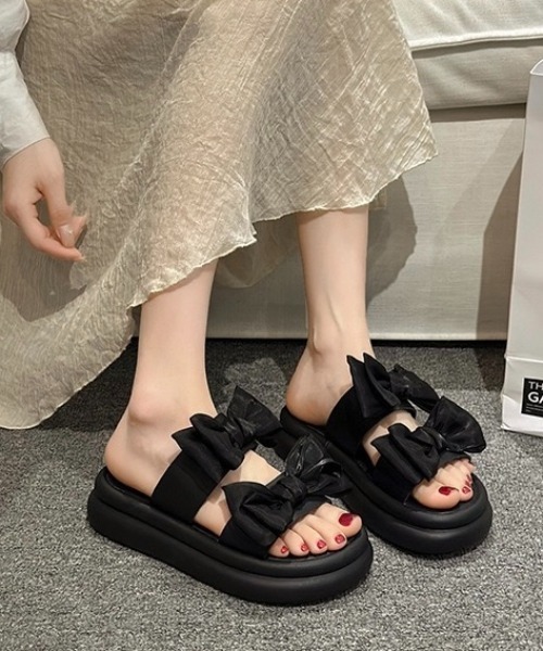LADY LIKE(レディライク)の「ダブルリボン厚底サンダル(サンダル・レディース・アイボリー/ブラック・23.5cm/24.0cm/24.5cm)」の15枚目の写真