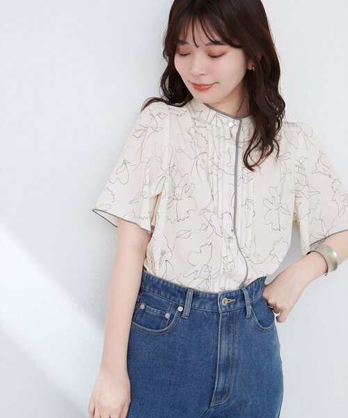 natural couture(ナチュラルクチュール)の「パイピングタックフレアスリーブブラウス(シャツ/ブラウス・レディース・ベージュ/ネイビー/その他1/その他2/サックスブルー・FREE)」の4枚目の写真