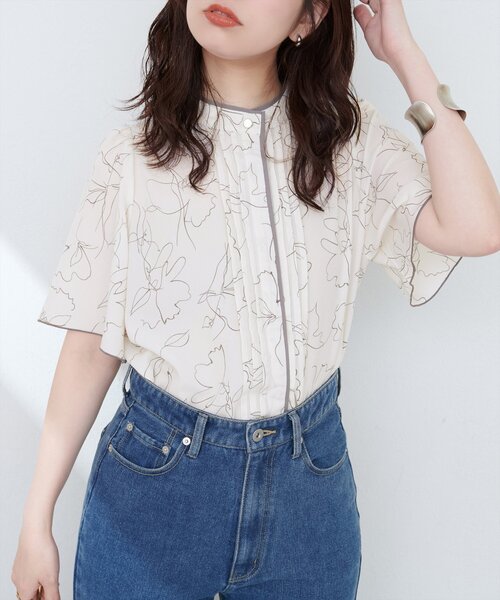 natural couture(ナチュラルクチュール)の「パイピングタックフレアスリーブブラウス(シャツ/ブラウス・レディース・ベージュ/ネイビー/その他1/その他2/サックスブルー・FREE)」の9枚目の写真