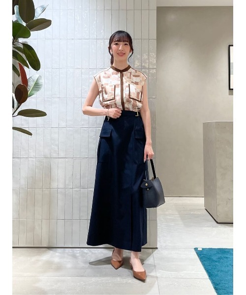 allureville(アルアバイル)の「ツイルストレッチサファリスカート(スカート・レディース・イエロー/ネイビー・1/2)」の4枚目の写真