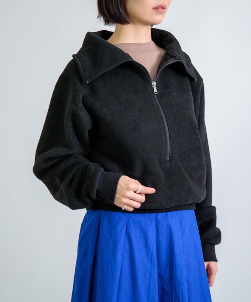 ALWEL（オルウエル）の「[ALWEL] FLEECE HIGH NECK PO / フリース ハイネックプルオーバー（ニット/セーター・レディース・モカ/ブラック/チャコールグレー・FREE）」の9枚目の写真