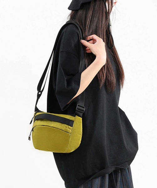 STYLEBLOCK（スタイルブロック）の「ナイロンショルダーバッグ（ショルダーバッグ・レディース・ブルー/グレー/ブラック/ネイビー/イエロー/グリーン・FREE）」の6枚目の写真