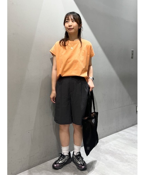 CRAFT STANDARD BOUTIQUE(クラフトスタンダードブティック)の「カットクレープクルーネックTee(Tシャツ/カットソー・レディース・ホワイト/ブラウン/イエロー/オレンジ/ブラック/パープル・FREE)」の9枚目の写真
