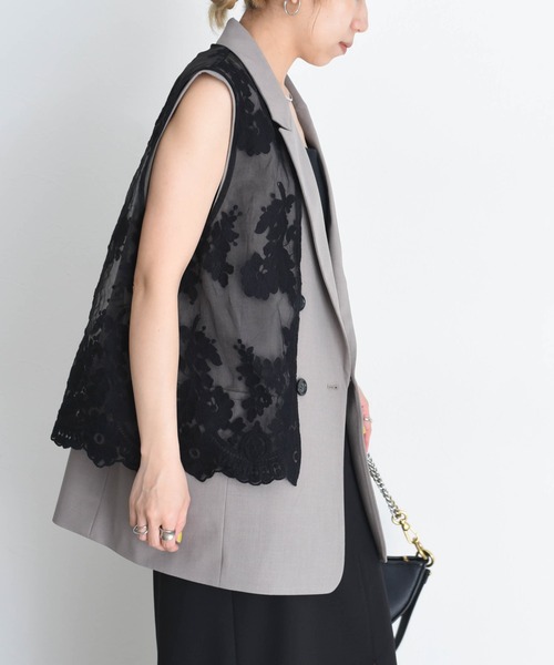 Eimee Law（エイミーロウ）の「レースレイヤード ダブルボタンジレ（ベスト・レディース・チャコールグレー/モカ/グレー/ベージュ/グレー系・FREE）」の20枚目の写真