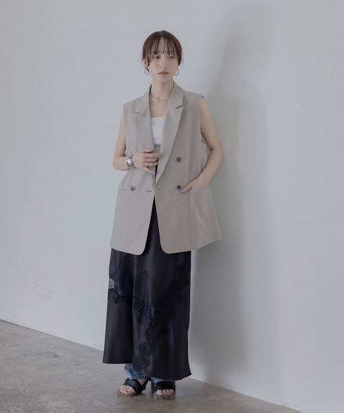 Eimee Law（エイミーロウ）の「レースレイヤード ダブルボタンジレ
