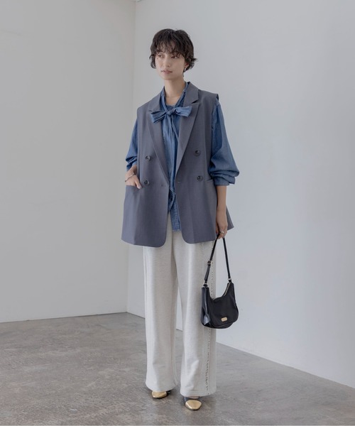 エイミーロウ　レースレイヤード ダブルボタンジレ　Eimee Law Eimee Law（エイミーロウ）の「レースレイヤード ダブルボタンジレ