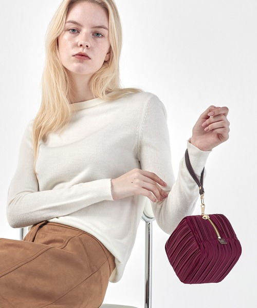 BLUEORB(ブルーオーブ)の「Cube Bag プリーツバッグ(ハンドバッグ・レディース・ベージュ/ライトグレー/ワインレッド・ONESIZE)」の1枚目の写真