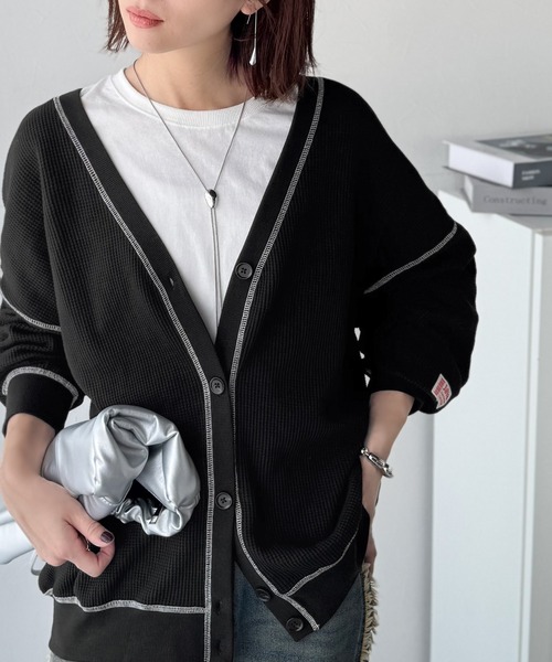 Java(ジャバ)の「《JaVaジャバコラボ》ラフで上品な大人のゆるカジュアル。配色ステッチVネックワッフルカーディガン(長袖)(カーディガン/ボレロ・レディース・モカ/アイボリー/ブラック/ネイビー/カーキ・X-LARGE/SMALL/MEDIUM/LARGE)」の13枚目の写真