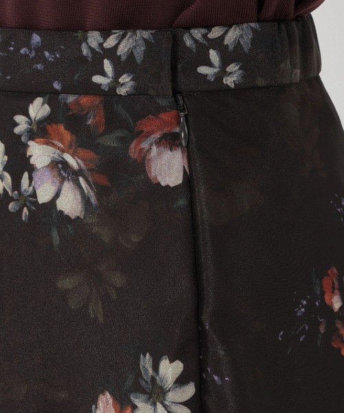 STRAWBERRY-FIELDS（ストロベリーフィールズ）の「ビタースイートガーデン_プリントフレアースカート（スカート・レディース・ダークブラウン・1/2）」の8枚目の写真