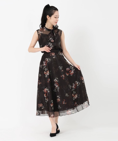 STRAWBERRY-FIELDS（ストロベリーフィールズ）の「ビタースイートガーデン_プリントフレアースカート（スカート・レディース・ダークブラウン・1/2）」の5枚目の写真