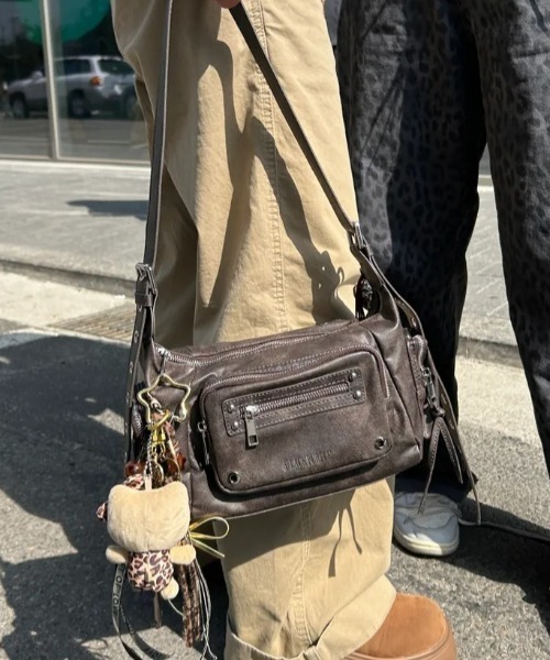 BLACKPURPLE(ブラックパープル)の「【日本未発売/WEB限定】BLACK PURPLE(ブラックパープル)/3WAY 軽量 ショルダー トート クロスバッグ/Marco Bag(ショルダーバッグ・レディース・ベージュ/ブラウン/ピンク/ブラック/グレー・FREE)」の17枚目の写真