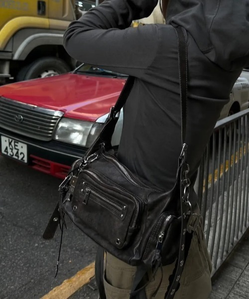 BLACKPURPLE(ブラックパープル)の「【日本未発売/WEB限定】BLACK PURPLE(ブラックパープル)/3WAY 軽量 ショルダー トート クロスバッグ/Marco Bag(ショルダーバッグ・レディース・ベージュ/ブラウン/ピンク/ブラック/グレー・FREE)」の12枚目の写真