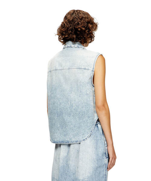 DIESEL（ディーゼル）の「ウィメンズ デニムスリーブレスシャツ DE-NABI-S（シャツ/ブラウス・レディース・ライトインディゴブルー・LARGE/MEDIUM/X-SMALL/SMALL）」の3枚目の写真