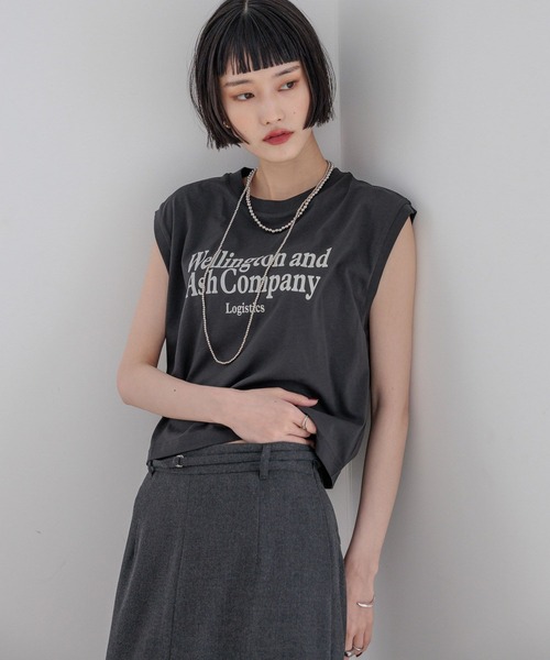 LOWRYS FARM（ローリーズファーム）の「ショートロゴフレンチスリーブ　580984（Tシャツ/カットソー・レディース・チャコールグレー/ベージュ/オフホワイト・FREE）」の3枚目の写真