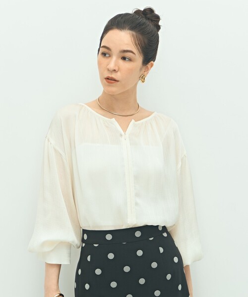 NOLLEY’S(ノーリーズ)の「楊柳サテン2WAYギャザーブラウス(シャツ/ブラウス・レディース・オフホワイト/ライトグリーン/チャコールグレー・38)」の10枚目の写真