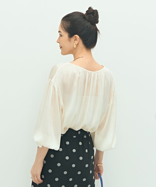 NOLLEY’S(ノーリーズ)の「楊柳サテン2WAYギャザーブラウス(シャツ/ブラウス・レディース・オフホワイト/ライトグリーン/チャコールグレー・38)」の17枚目の写真