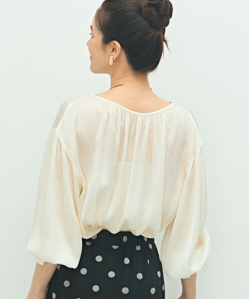 NOLLEY’S(ノーリーズ)の「楊柳サテン2WAYギャザーブラウス(シャツ/ブラウス・レディース・オフホワイト/ライトグリーン/チャコールグレー・38)」の18枚目の写真