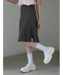 Uenui | high waist box pleated skirt(スカート)