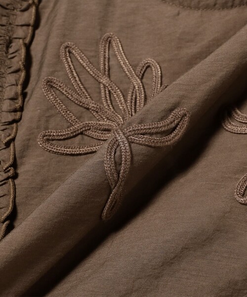 B:MING by BEAMS（ビーミングバイビームス）の「【手洗いOK】コード刺繍 ブラウス（S～M）（シャツ/ブラウス・レディース・オフホワイト/パープル系その他5/ブラウン・SMALL/MEDIUM）」の17枚目の写真