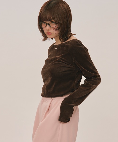 loin nuit（ロワンニュイ）の「velours long sleeve tops / ベロアロングスリーブトップス（Tシャツ/カットソー・レディース・グレー/アイボリー/ピンク/ブラック/ボルドー/ブラウン・FREE）」の4枚目の写真