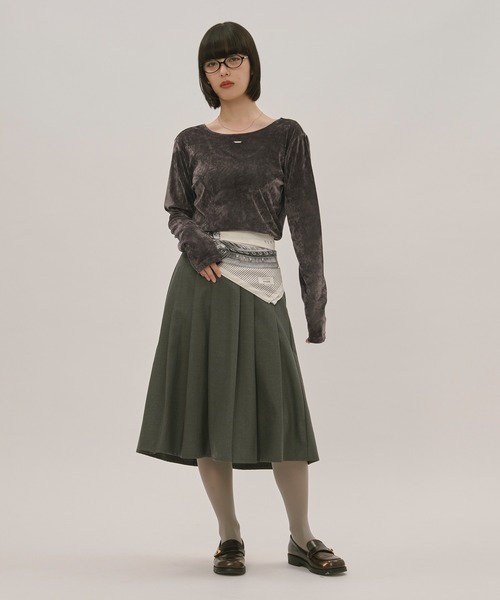 loin nuit（ロワンニュイ）の「velours long sleeve tops / ベロアロングスリーブトップス（Tシャツ/カットソー・レディース・グレー/アイボリー/ピンク/ブラック/ボルドー/ブラウン・FREE）」の7枚目の写真