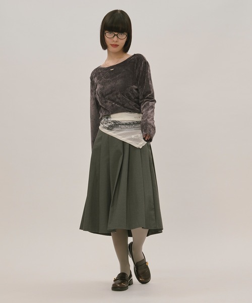 loin nuit（ロワンニュイ）の「velours long sleeve tops / ベロアロングスリーブトップス（Tシャツ/カットソー・レディース・グレー/アイボリー/ピンク/ブラック/ボルドー/ブラウン・FREE）」の9枚目の写真