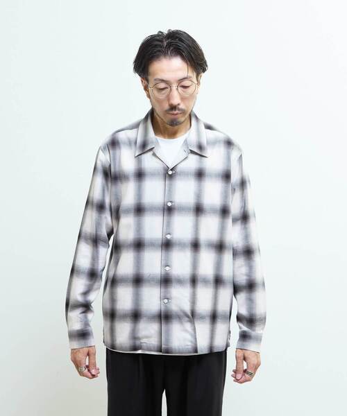 MEN'S MELROSE（メンズメルローズ）の「オンブレチェックオープンカラーシャツ（シャツ/ブラウス・メンズ・ライトグレー/レッド・2/4/3）」の3枚目の写真