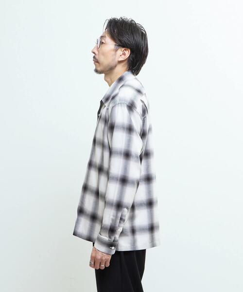 MEN'S MELROSE（メンズメルローズ）の「オンブレチェックオープンカラーシャツ（シャツ/ブラウス・メンズ・ライトグレー/レッド・2/4/3）」の4枚目の写真