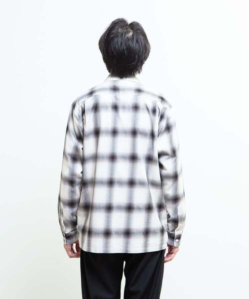 MEN'S MELROSE（メンズメルローズ）の「オンブレチェックオープンカラーシャツ（シャツ/ブラウス・メンズ・ライトグレー/レッド・2/4/3）」の5枚目の写真