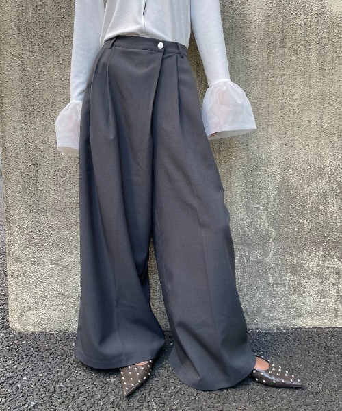 AIC.(エーアイシー)の「アシンメトリーラップワイドパンツ(その他パンツ・レディース・ブラック/チャコールグレー・FREE)」の6枚目の写真