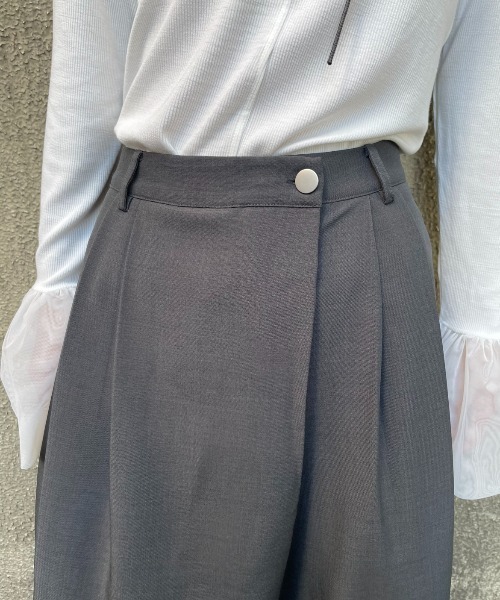 AIC.(エーアイシー)の「アシンメトリーラップワイドパンツ(その他パンツ・レディース・ブラック/チャコールグレー・FREE)」の5枚目の写真